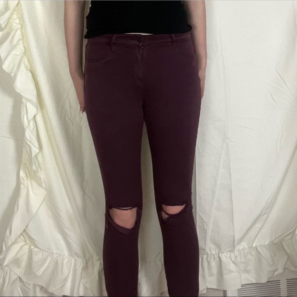 maroon ripped skinny jeans ✨